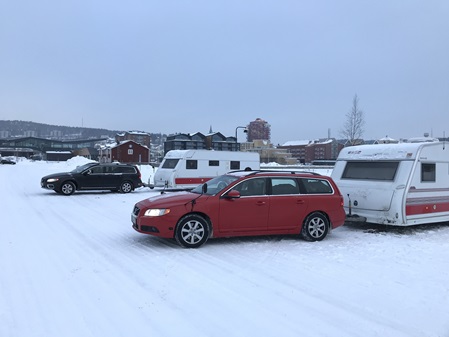 Winterlicher Stellplatz in Örnsköldsvik