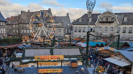 Weihnachtsmarkt in Goslar mit Riesenrad