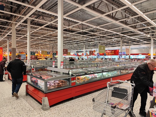 Einkaufen beim ICA Maxi in Karlstad