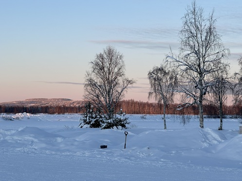 Schöner Sonnenuntergang auf dem Norrsken Lodge